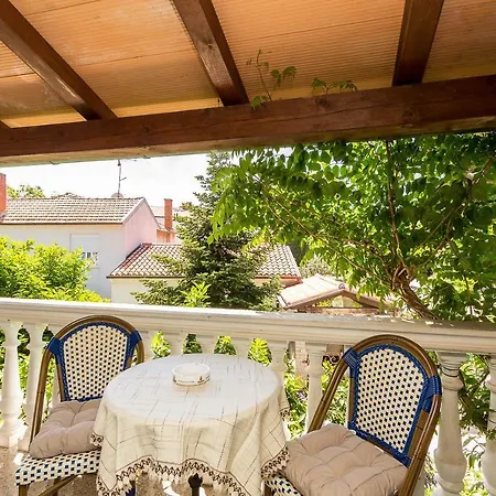 Studio-ferienwohnung Zum Sandstrand Sind Es 800 Meter Mit Kueche, Bad, Klima, Pool, Grillplatz Medulin