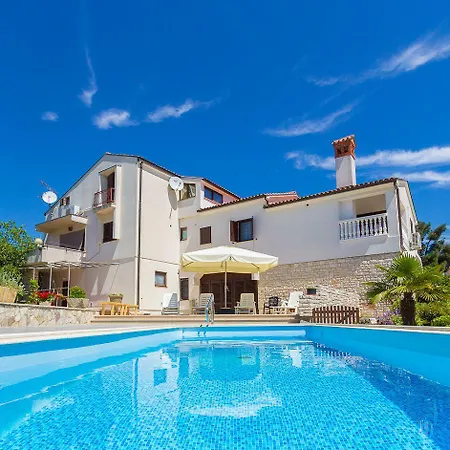 Apartmán Studio-ferienwohnung Zum Sandstrand Sind Es 800 Meter Mit Kueche, Bad, Klima, Pool, Grillplatz *