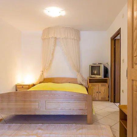 Apartmán Studio-ferienwohnung Zum Sandstrand Sind Es 800 Meter Mit Kueche, Bad, Klima, Pool, Grillplatz